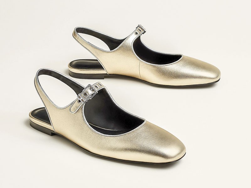 Low slingback shoes