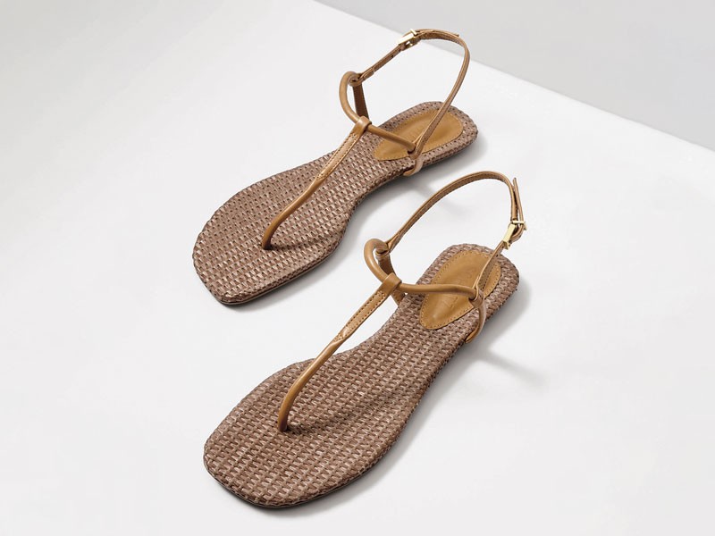 Flip-flops: minimal delicacy