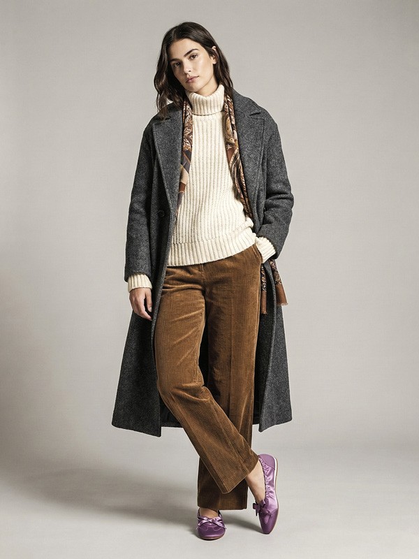 Laced ballerina flats with fine adjustment and urban profile