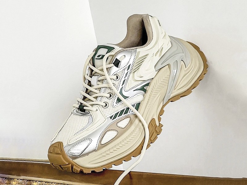 Chunky sneakers