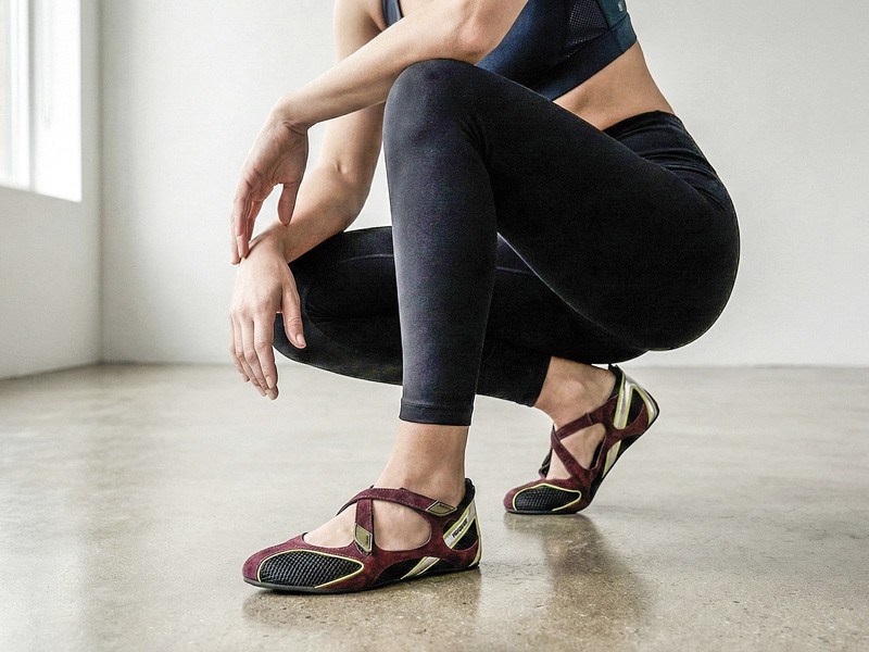 Printed ballerina flats focused on texture and contrast