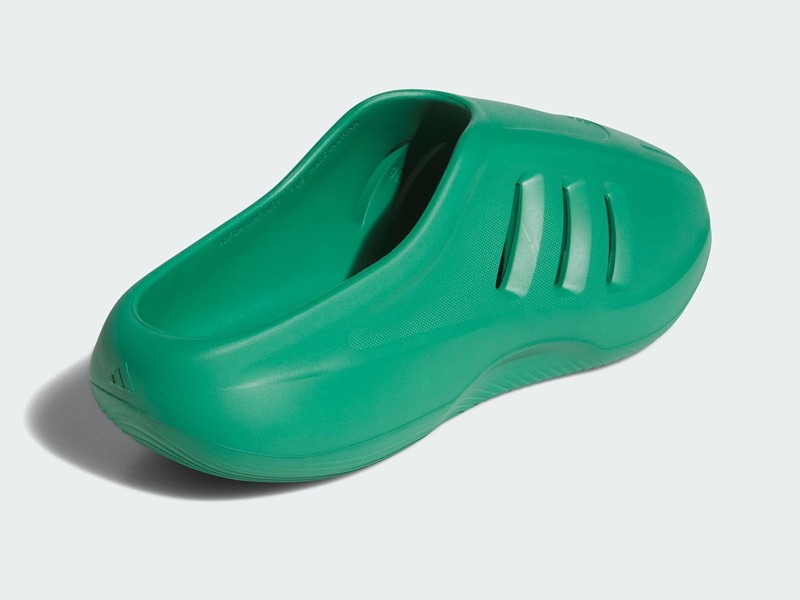 IIINFINITY: Las nuevas mules inyectadas de ADIDAS