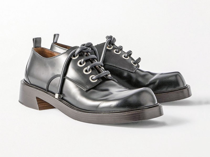 Lace-up dress shoes