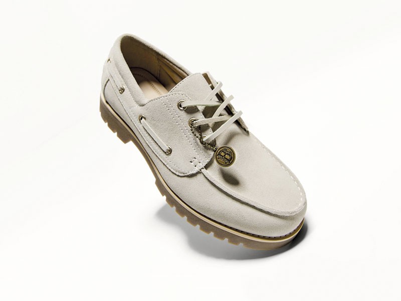 Lace-up casual shoes