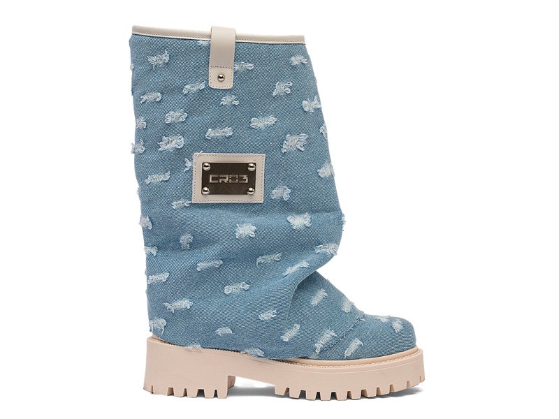 They are taking Europe by storm! The slouchy boots boom