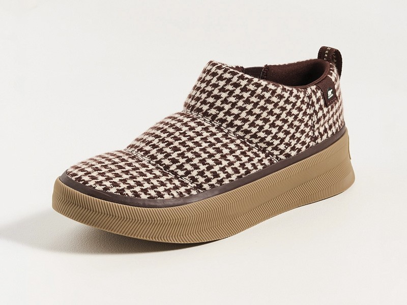 Puffer booties expand volume on the upper