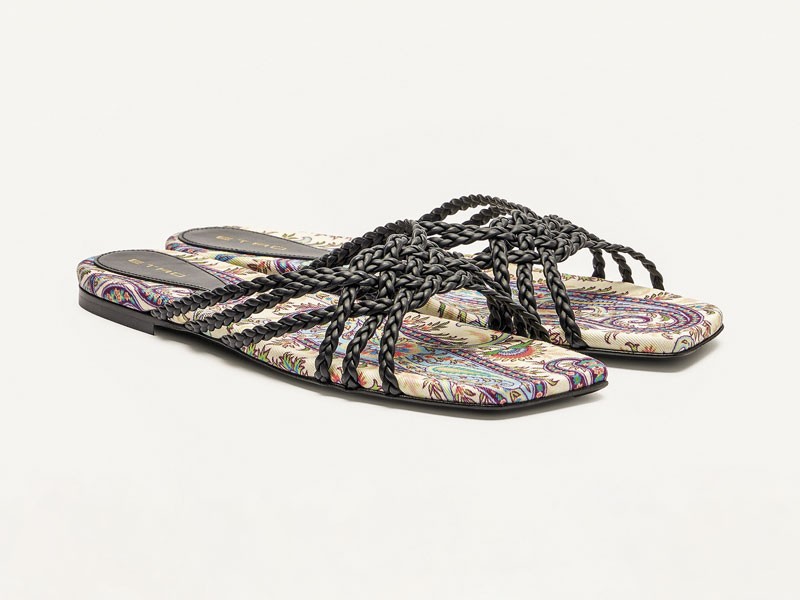 CHANCLAS FAJAS CALZADO MUJER ARTESANAL SANDALIA TENDENCIA PRIMAVERA VERNAO 2026 2027 SERMA167P01136348.jpg Chanclas artesanales con tramas abiertas y suelas planas