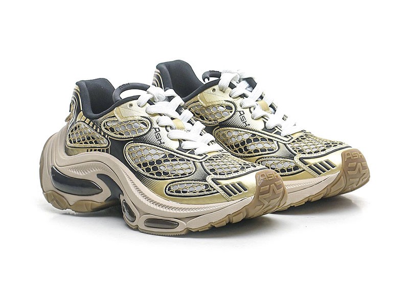 Chunky sneakers