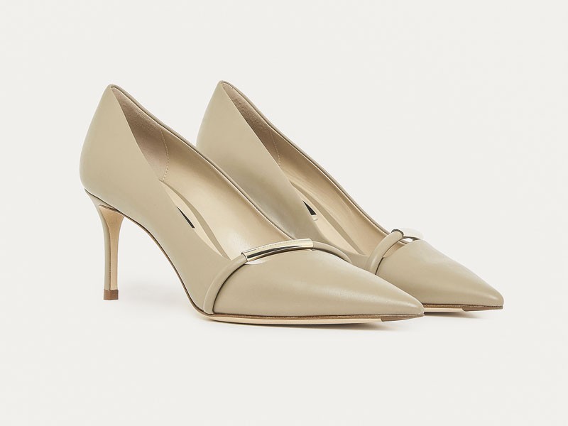 High shoes combine pointed toes, textures and heels