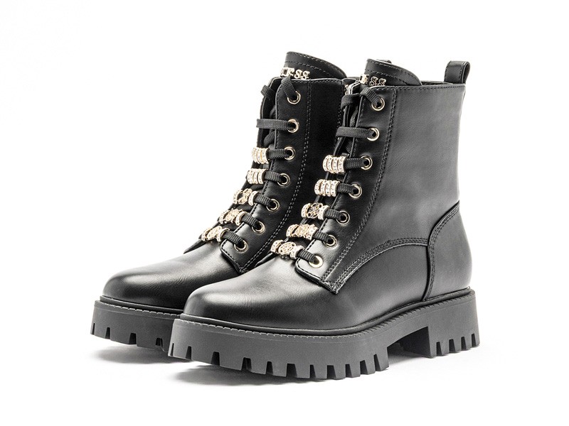 Botinetas bajas acordonadas