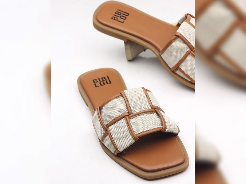 Flat Slides / Sandals