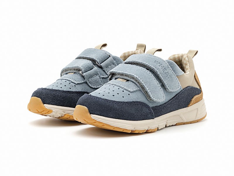 Closed children’s shoes