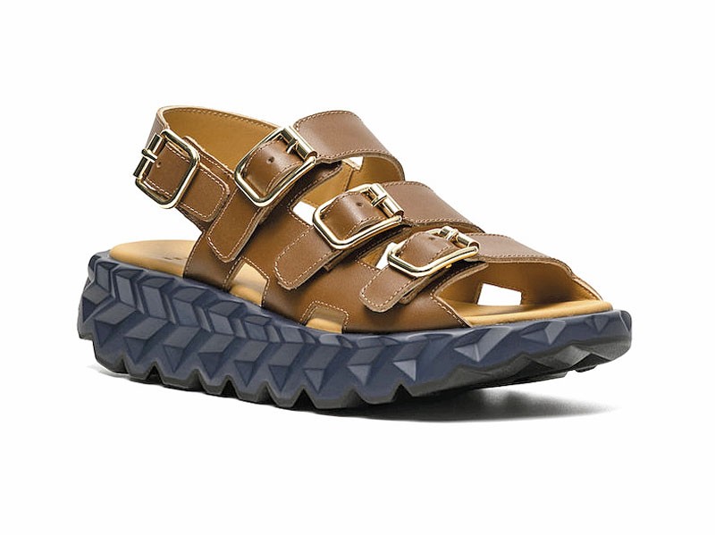 Flat sandals