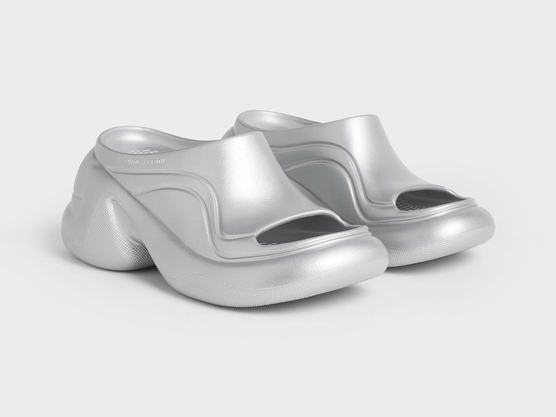 ZUECOS INYECTADOS MUJER CALZADO TENDENCIA PRIMAVERA VERNAO 2026 2027 SERMA1672025-L3-CK1-81960001-07-3.jpg Injected clogs expand volume, color and relief