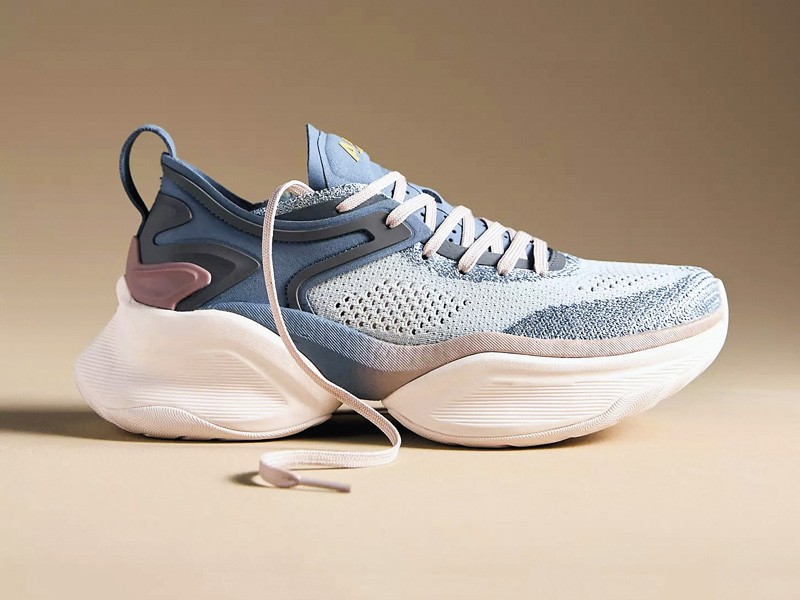 Performance sports sneakers