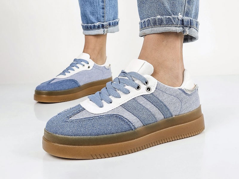 Classic sneakers: casual sport