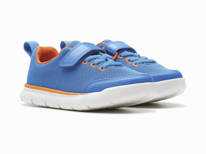 Closed children's shoes