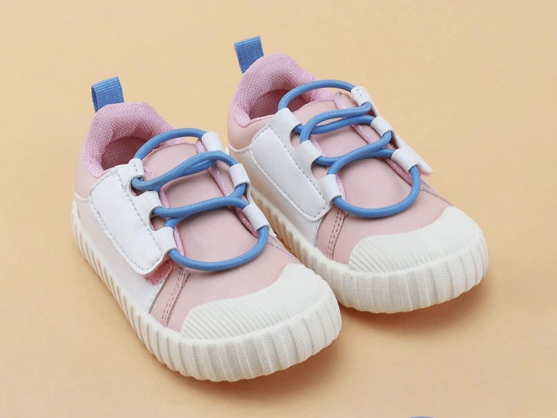 Closed children’s shoes