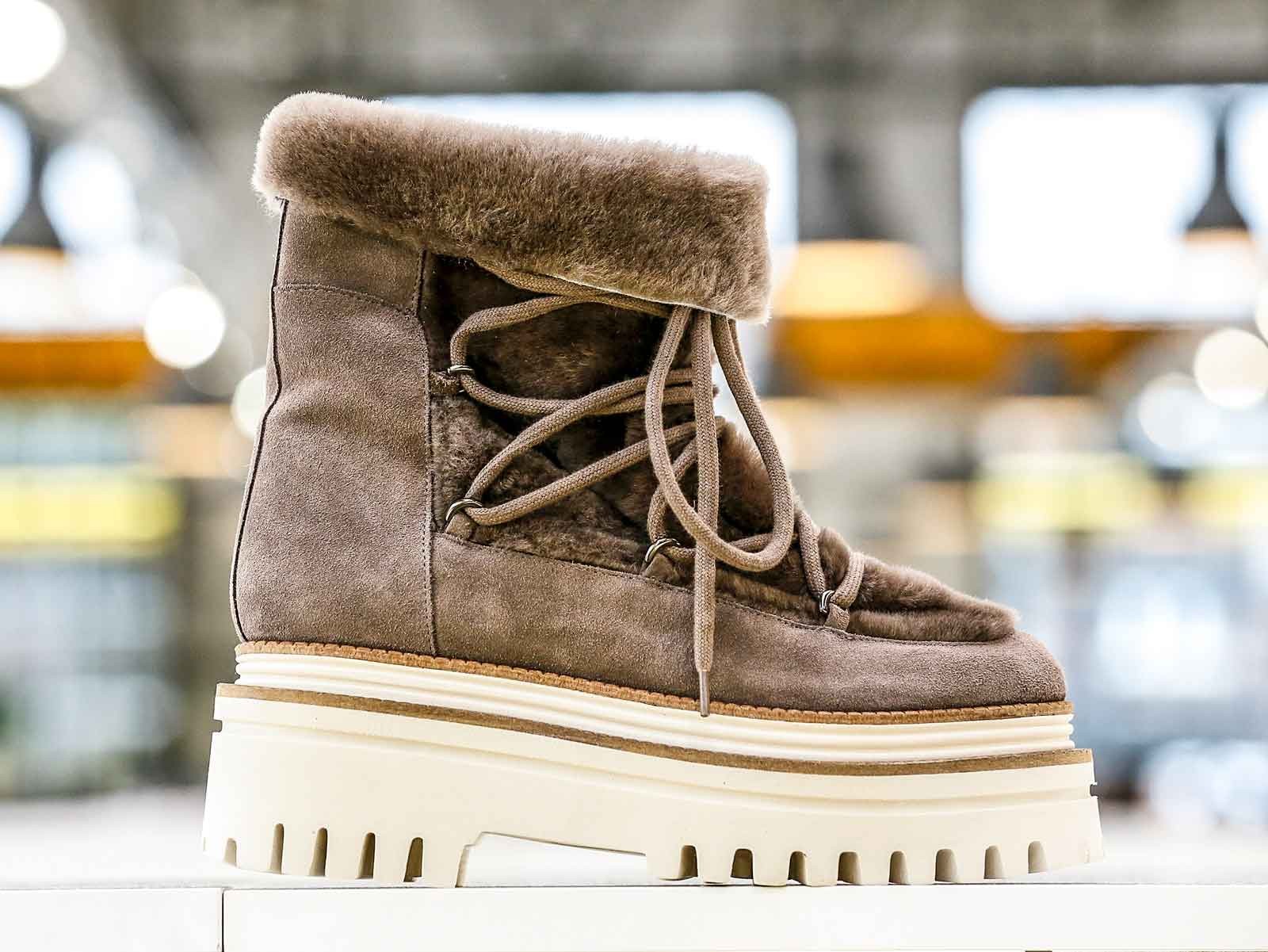 Unbeatable! GALLERY SHOES confirmed booties for next Fall-Winter 2021