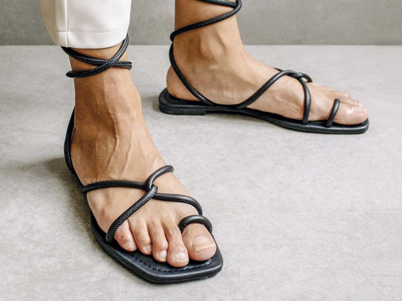 Flat sandals