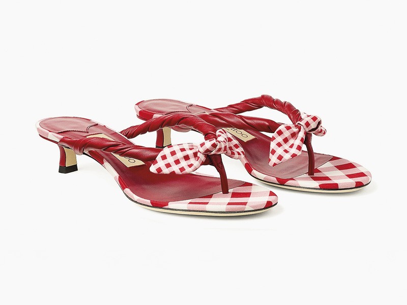 OJOTAS ALTAS CALZADO MUJER TENDENCIA PRIMAVERA VERNAO 2026 2027 SERMA 157LISS35BYB_062109_ANGLE_vg965.jpg Ojotas altas elevan tiras mínimas con tacos precisos