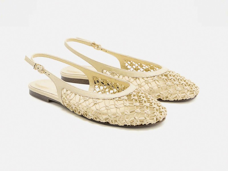 Surface geometry transforms women’s slingbacks