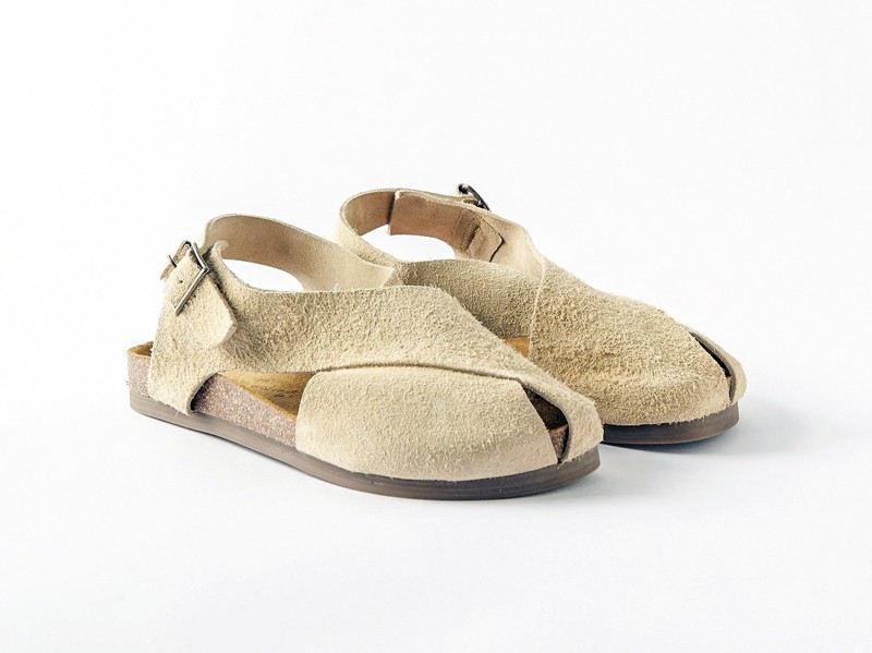 Sandalias tiras anchas