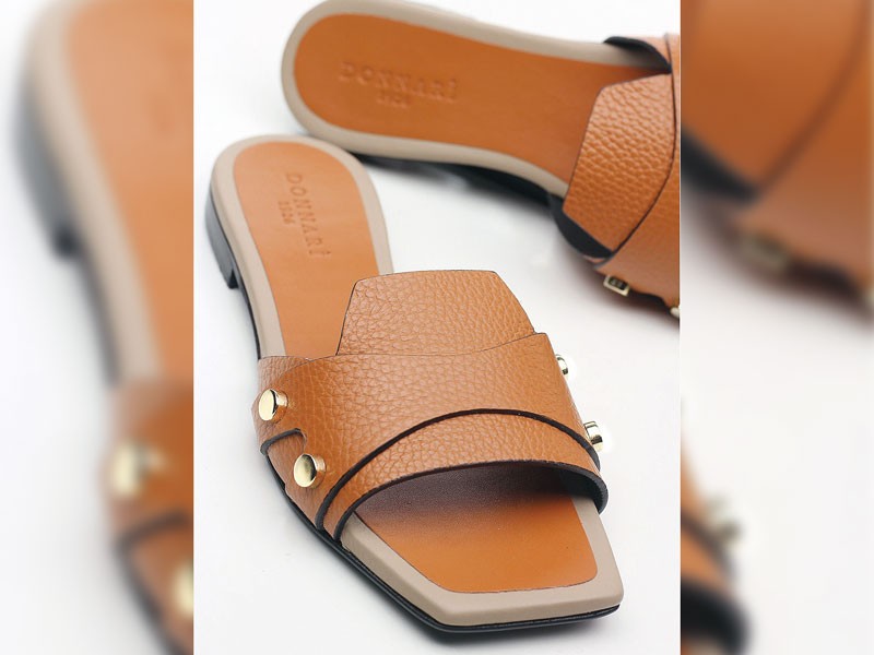 Flat Slides / Sandals