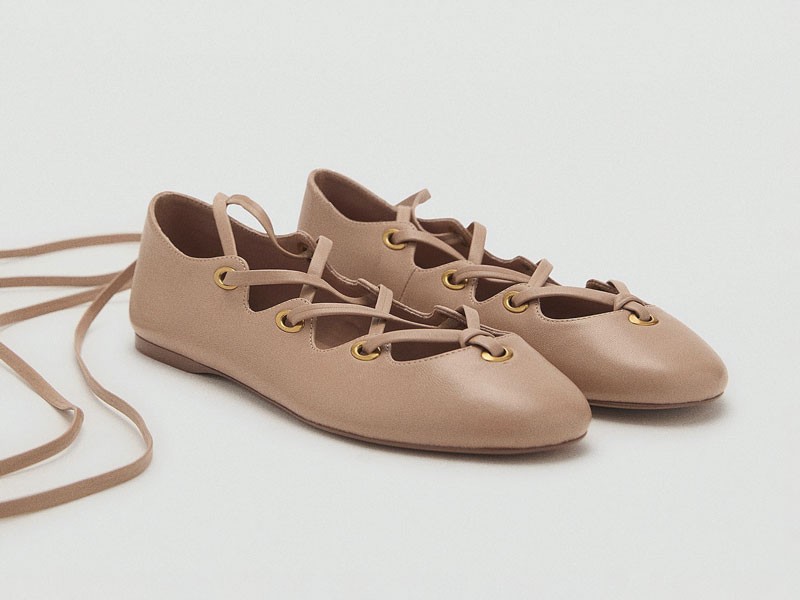 Lace-up ballerinas