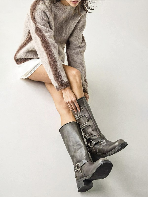 Botas biker con correas, hebillas y suela track