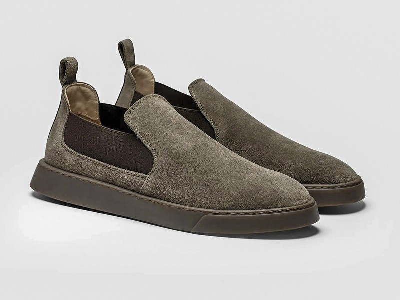 LISOS SPORT TENDENCIA CALZADO TEMPORADA OTOÑO INVIERNO 2027 SERMA 159 Reference_250409_Packshots_0121.jpg El slip-on masculino combina frentes limpios y contrastes de superficie