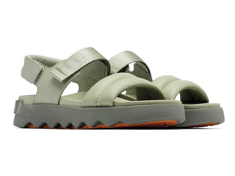 Flat sandals: Prominent in the trend