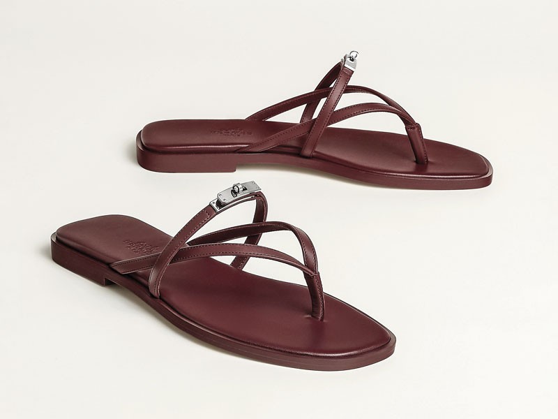 OJOTAS MUJER CALZADO TENDENCIA PRIMAVERA VERNAO 2026 2027 SERMA167miss-sandal--261038Z-L1-front-wm-1-0-0-2000-2000-q99_g.jpg Ojotas urbanas refinan tiras, texturas y tonos oscuros