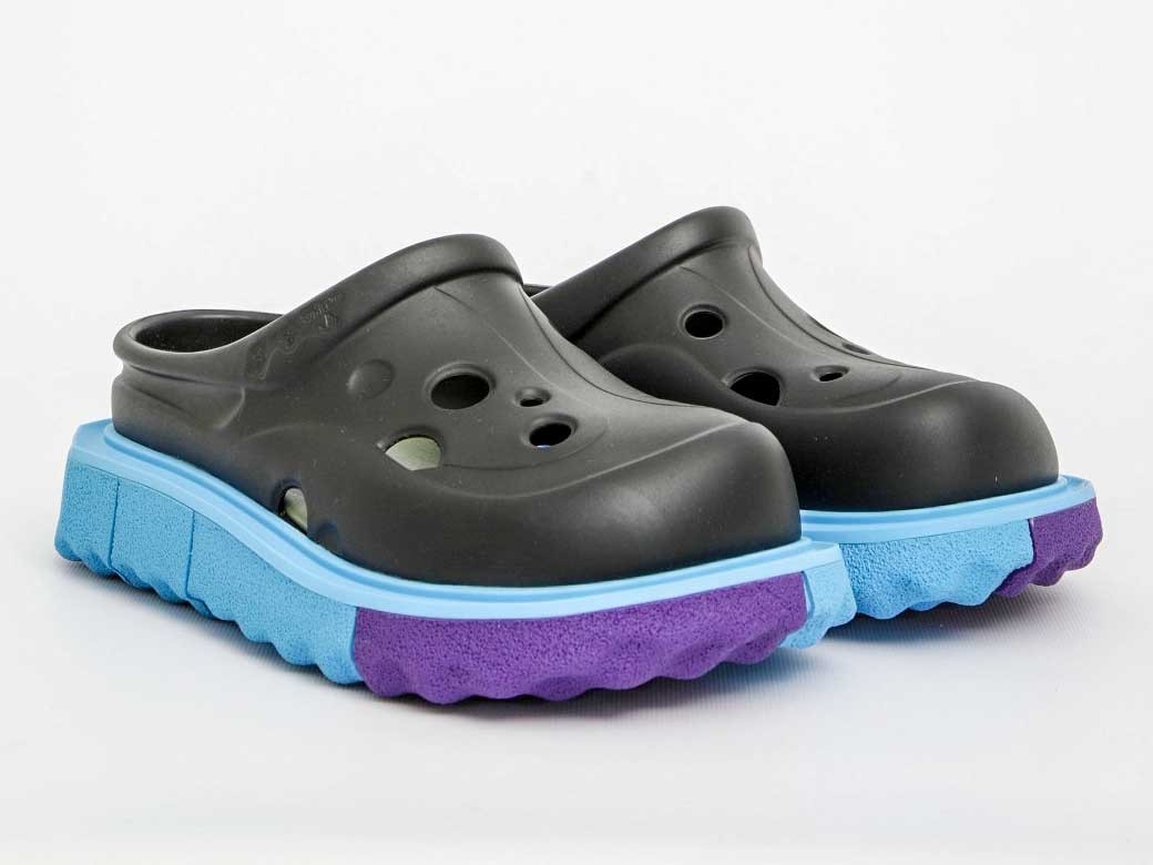 The new OFF WHITE injected clogs are a hit