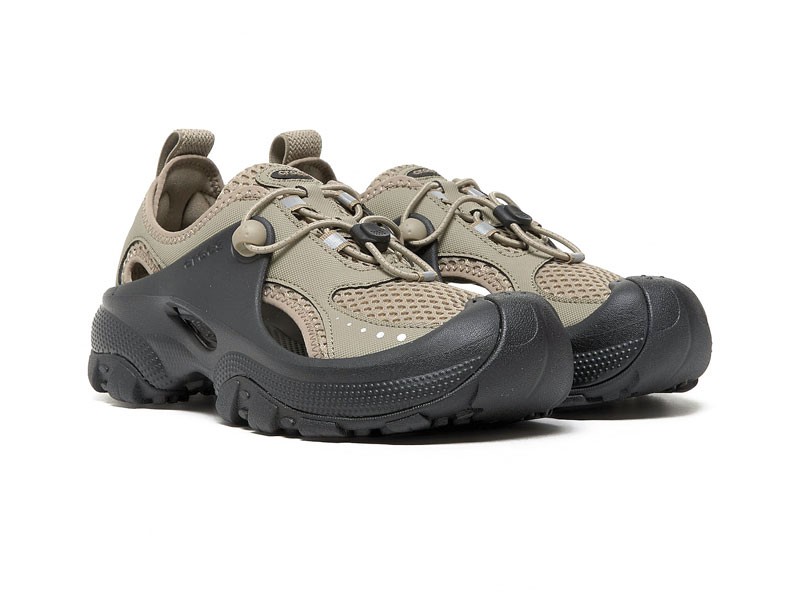 Lace-up casual shoes