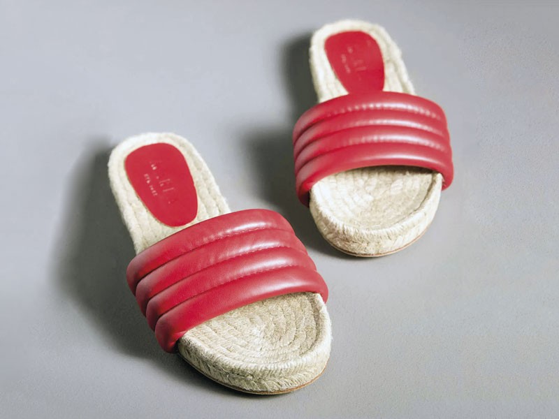 Flat Slides / Sandals