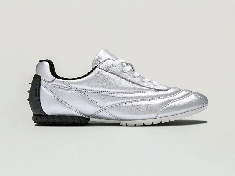 Classic sneakers: retro futsal