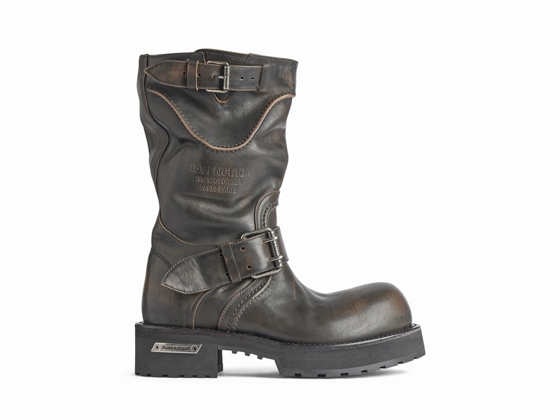 BOTAS BALENCIAGA MOTOQUERAS TENDENCIA 2026 SERMA FOTO-8.jpg The apocalyptic aesthetic of BALENCIAGA’s biker boots
