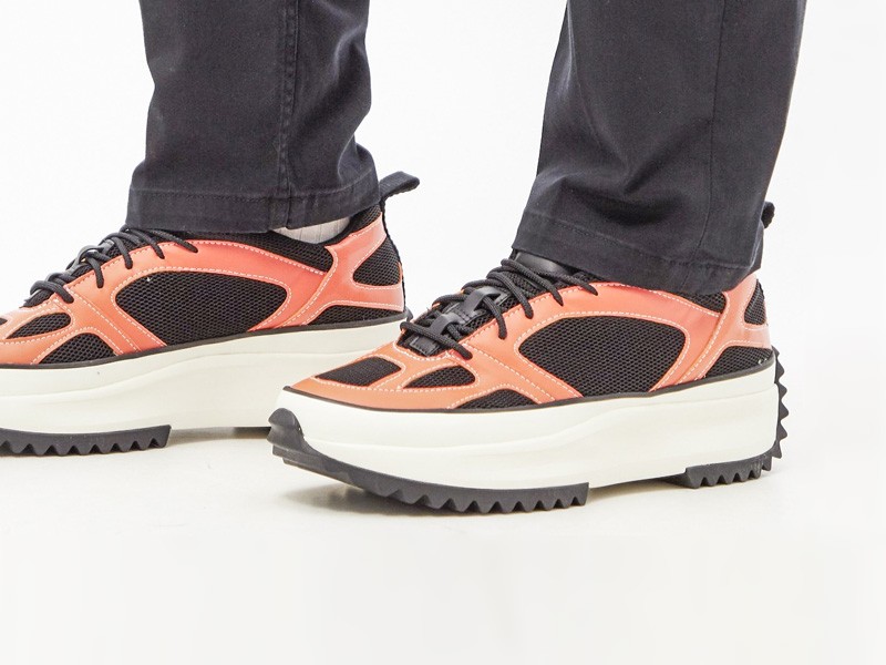 CONVERSE undergoes a renovation towards a retro-futuristic style