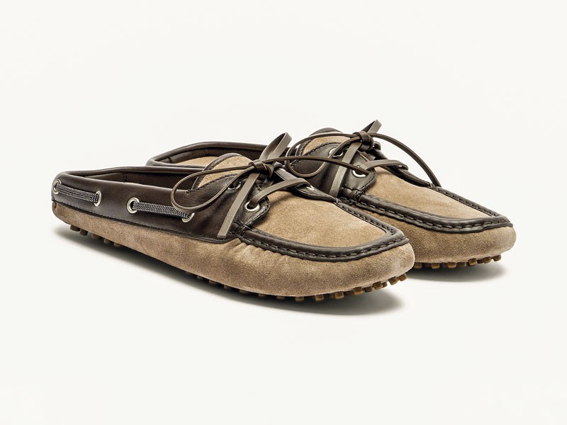 Mules tipo mocasín activan lazos, hebillas y texturas