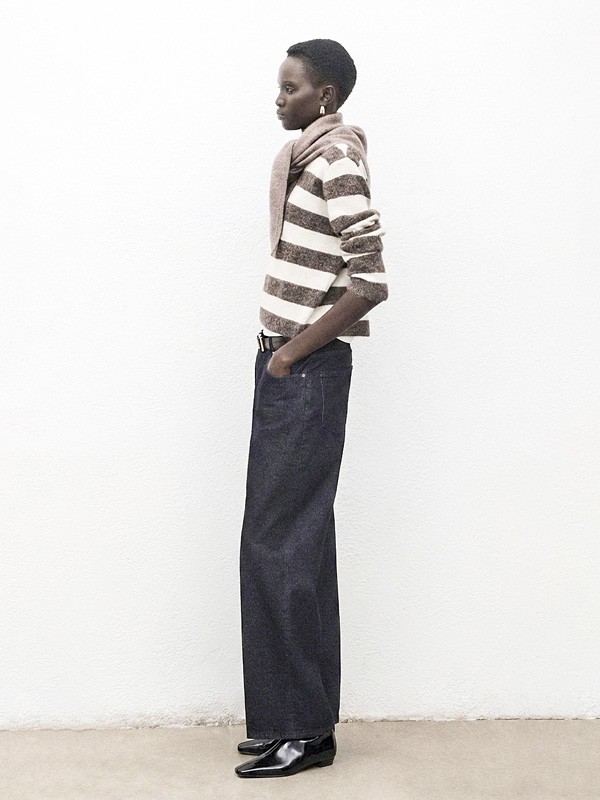 Herrajes y paneles elevan botinetas de base robusta