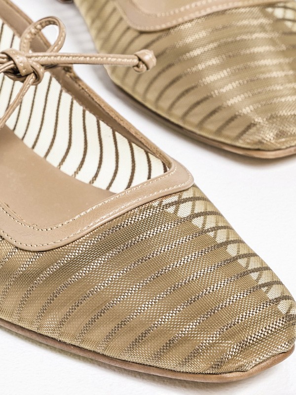 MATERIALES MESH MUJER CALZADO TENDENCIA PRIMAVERA VERNAO 2026 2027 SERMA 157kaana303721024f_1775150928696_2-0._QL90_UX1128_.jpg Mesh materials lighten women’s flats with transparency