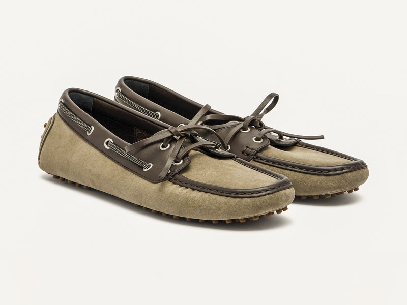 MOCASINES ACORDONADOS CALZADO MUJER ARTESANAL SANDALIA TENDENCIA PRIMAVERA VERNAO 2026 2027 SERMA167P01140249.jpg Women’s nautical shoes revive moc stitching and marine color