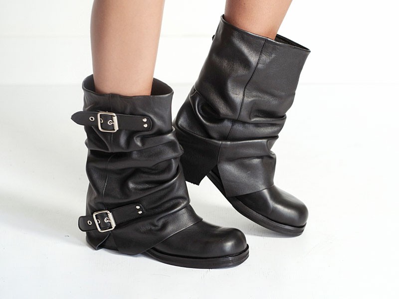 TENDENCIAS OTOÑO INVIERNO 2026 MUJER BOTAS BIRKEN CALZADO SERMA FOTO-4.jpg BIKER BOOTS in the pole position of the winter