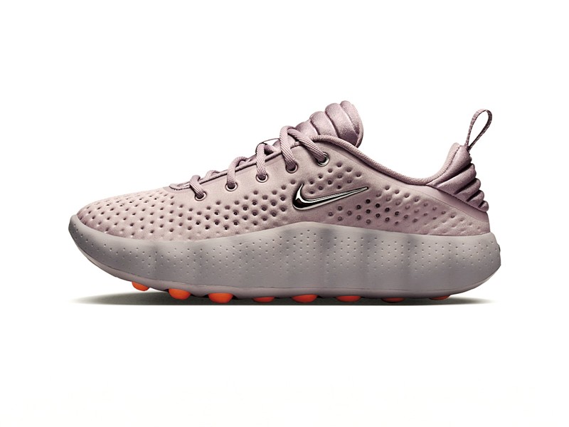 La sneaker o zapatilla 002, brinda mayor contención del pie e intensifica la transferencia de estímulos. NIKE Mind. El calzado centrado en la neurociencia