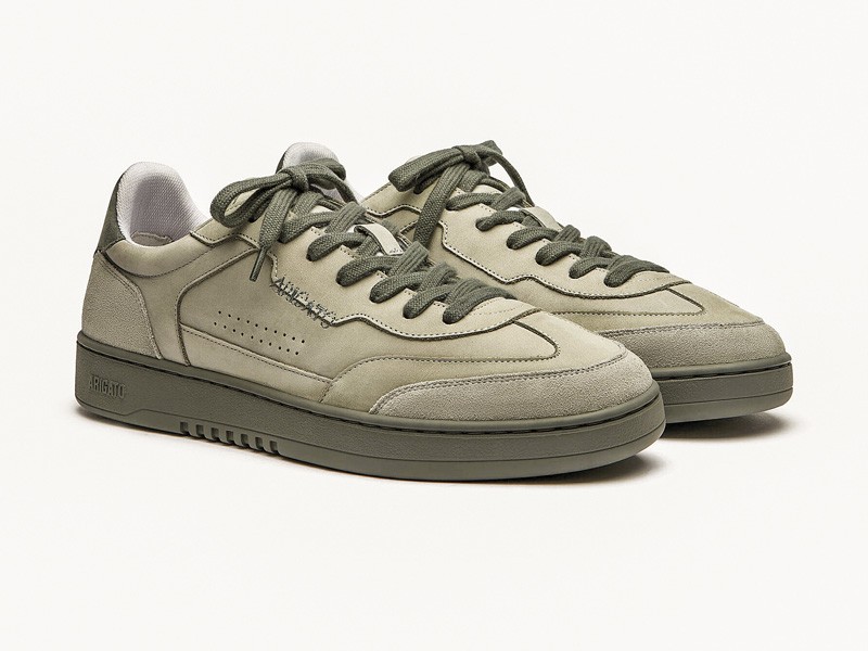 Sneakers masculinas consolidan verdes, gum y perfiles bajos