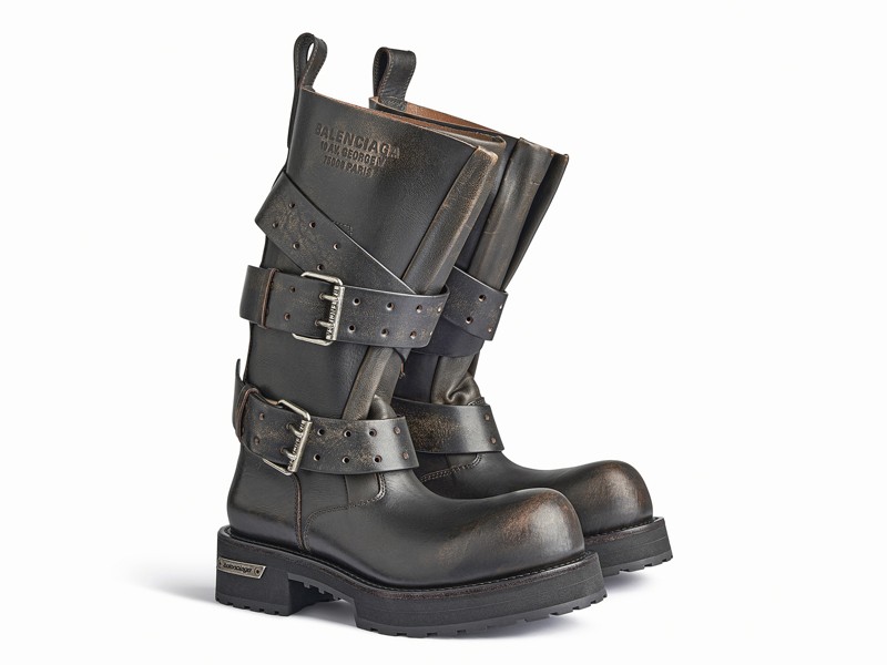 BOTAS BALENCIAGA MOTOQUERAS TENDENCIA 2026 SERMA FOTO-5.jpg The apocalyptic aesthetic of BALENCIAGA’s biker boots