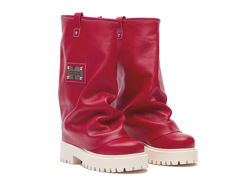 They are taking Europe by storm! The slouchy boots boom