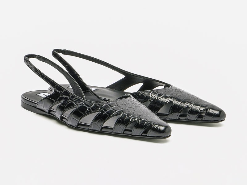 Slingback femeninos afinan puntas, brillo y talones