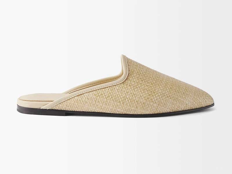 Flat mules: Comfort and elegance